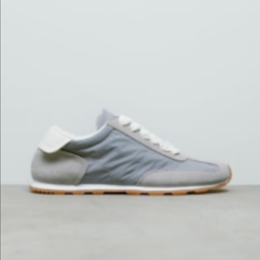 ZARA SOFT NYLON SNEAKERS
GRAY